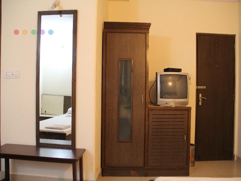 Vivek Hotel New Delhi Exterior foto