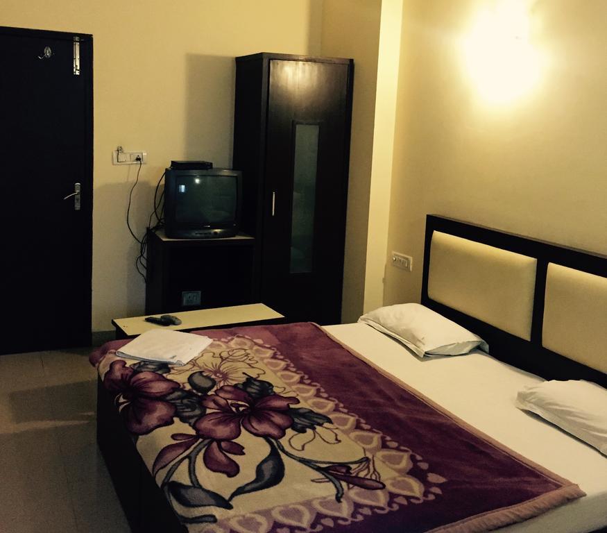 Vivek Hotel New Delhi Exterior foto