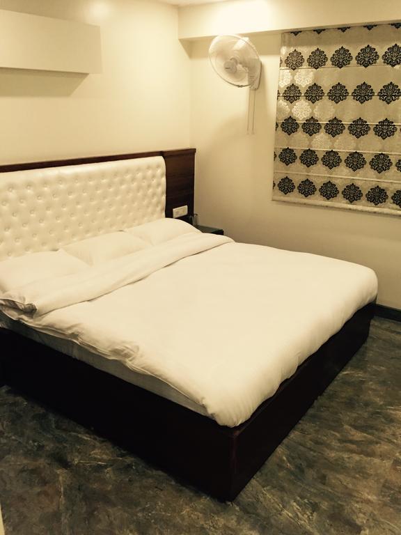Vivek Hotel New Delhi Exterior foto