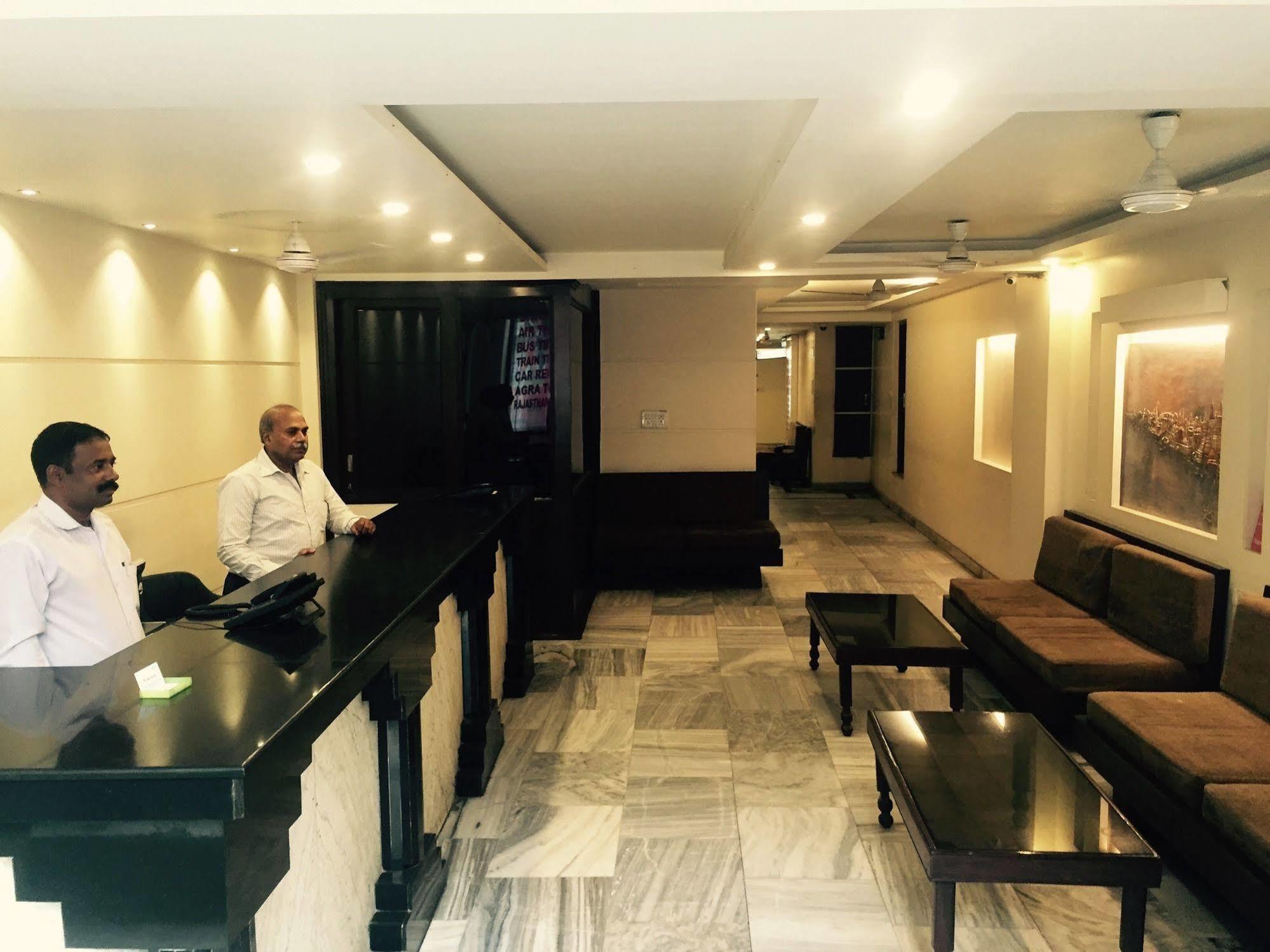 Vivek Hotel New Delhi Exterior foto