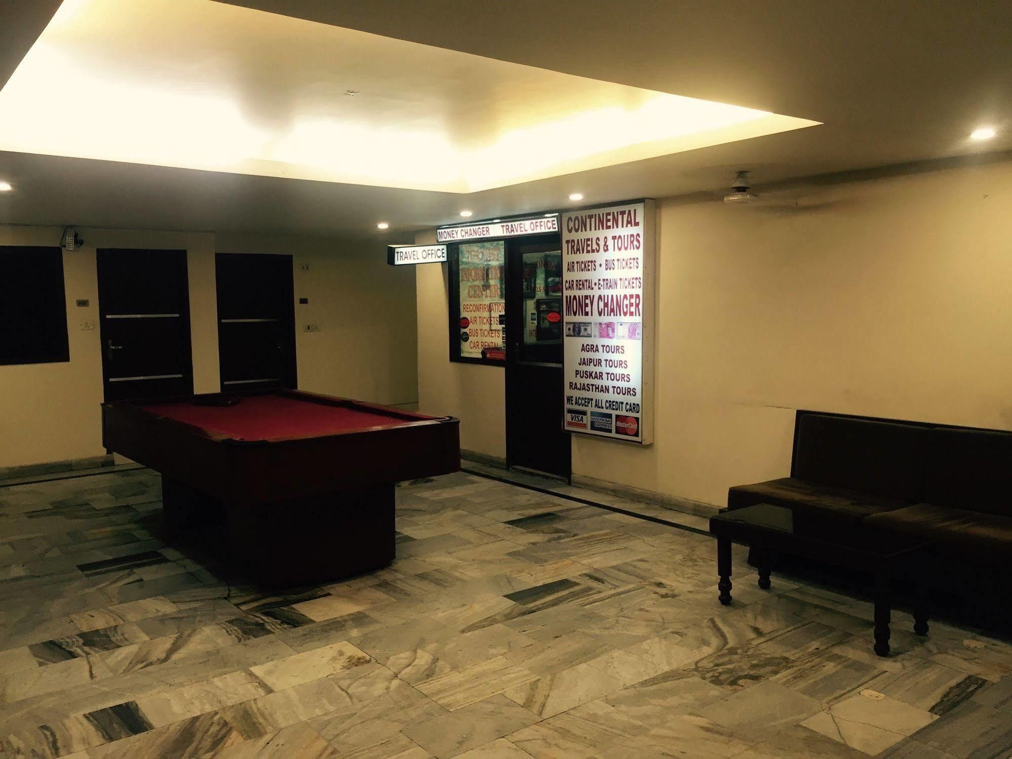 Vivek Hotel New Delhi Exterior foto